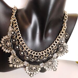 Vintage‎ Inspired Silver Tone Crystal and Bead Throne Bib Statement Necklace